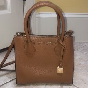 Michael Kors new mini satchel. See measurements in photos.